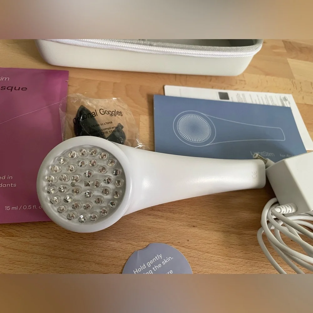 LightStim for Acne Blue Red LED Light Therapy Device Barely Used Case Nordstrom - Picture 4 of 6